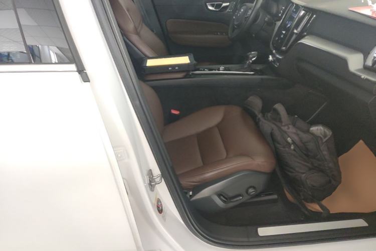 Used Volvo XC60 2019 T5 4x4 Smart Edition China VI Standard Right Front Seat