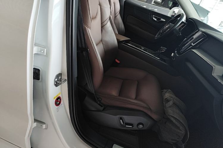 Used Volvo XC60 2019 T5 4x4 Smart Edition China V Standard Right Front Seat