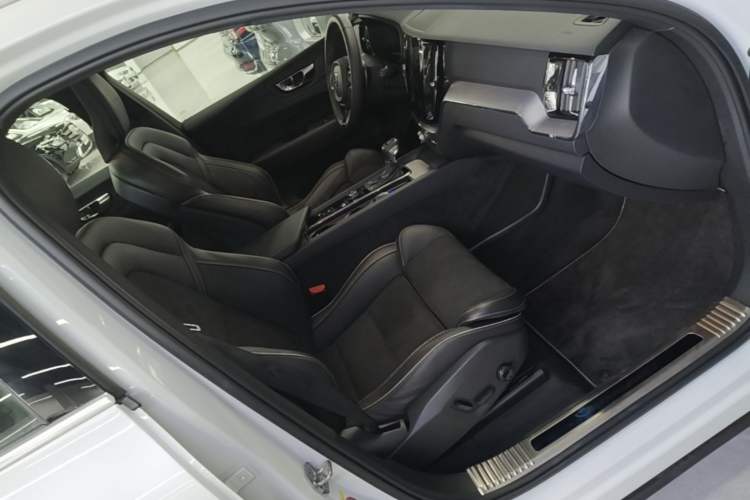Used Volvo XC60 2019 T5 4x4 Zhiyuan Sport Edition China V Standard Right Front Seat