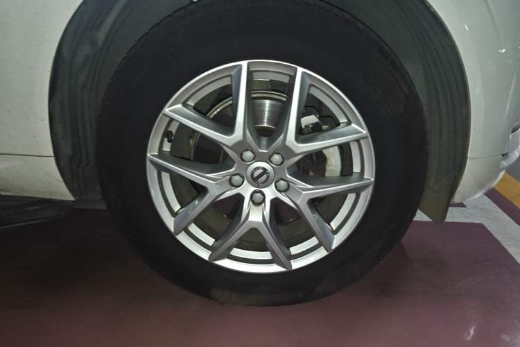 Used Volvo XC60 2019 T5 4x4 Smart Edition China V Standard Right Front Wheel Hub