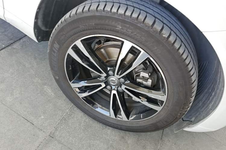 Used Volvo XC60 2019 T5 4x4 Smart Edition China V Standard Right Front Wheel Hub