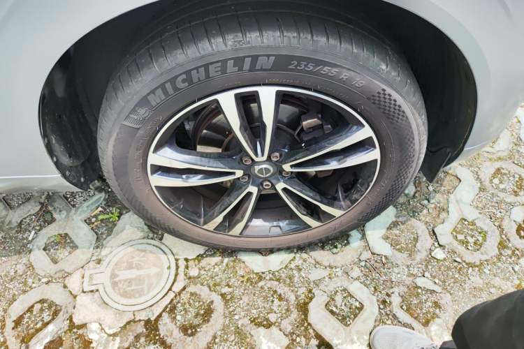 Used Volvo XC60 2019 T5 4x4 Smart Edition China V Standard Right Front Wheel Hub