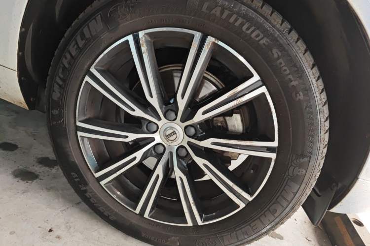 Used Volvo XC60 2019 T5 4x4 Zhiya Luxury Edition China V Standard Right Front Wheel Hub
