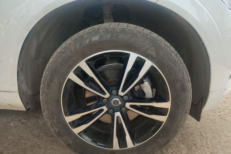 Used Volvo XC60 2019 T5 4x4 Smart Edition China V Standard Right Front Wheel Hub