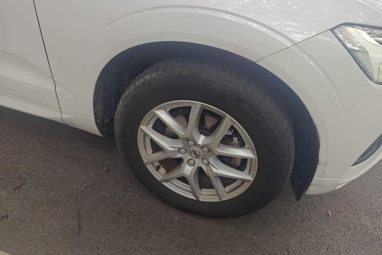 Used Volvo XC60 2019 T5 4x4 Smart Edition China V Standard Right Front Wheel Hub