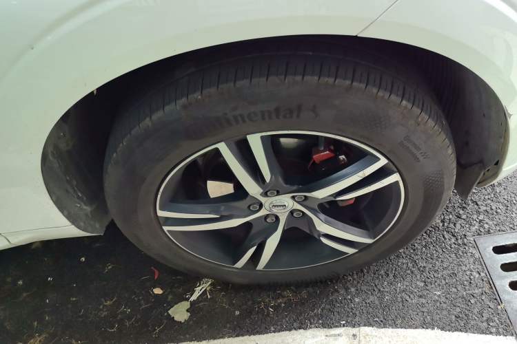 Used Volvo XC60 2019 T5 4x4 Smart Edition China V Standard Right Front Wheel Hub