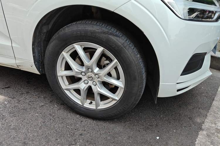 Used Volvo XC60 2019 T5 4x4 Smart Edition China V Standard Right Front Wheel Hub