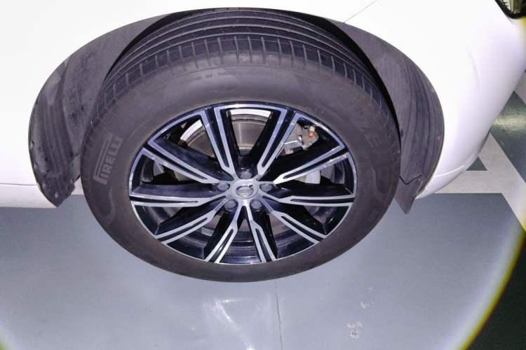 Used Volvo XC60 2019 T5 4x4 Zhiya Luxury Edition China V Standard Right Front Wheel Hub