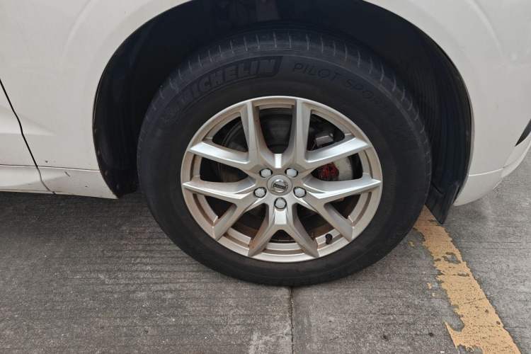 Used Volvo XC60 2019 T5 4x4 Smart Edition China VI Standard Right Front Wheel Hub