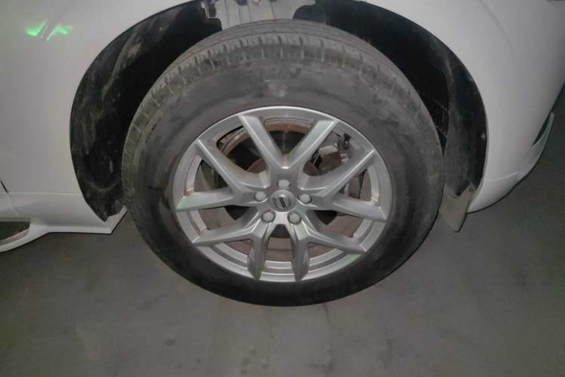 Used Volvo XC60 2019 T5 4x4 Smart Edition China V Standard Right Front Wheel Hub