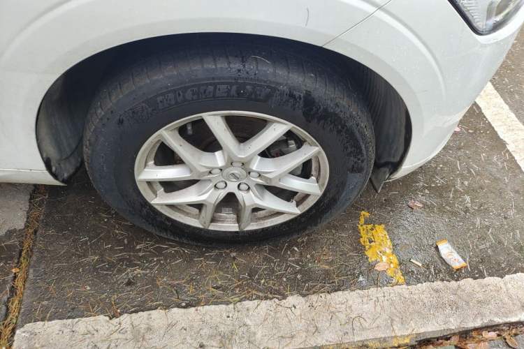Used Volvo XC60 2019 T5 4x4 Smart Edition China V Standard Right Front Wheel Hub