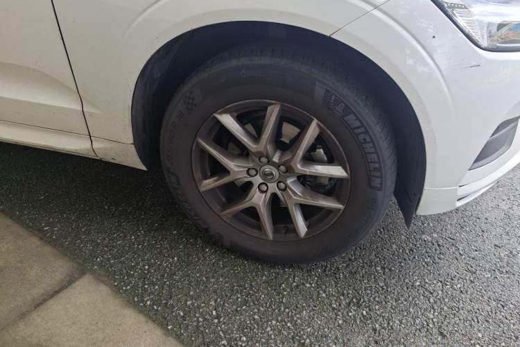 Used Volvo XC60 2019 T5 4x4 Smart Edition China VI Standard Right Front Wheel Hub