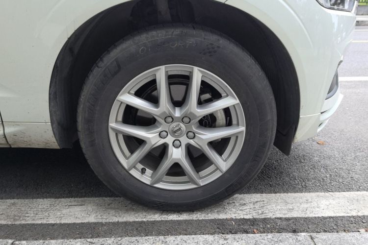 Used Volvo XC60 2019 T5 4x4 Smart Edition China V Standard Right Front Wheel Hub