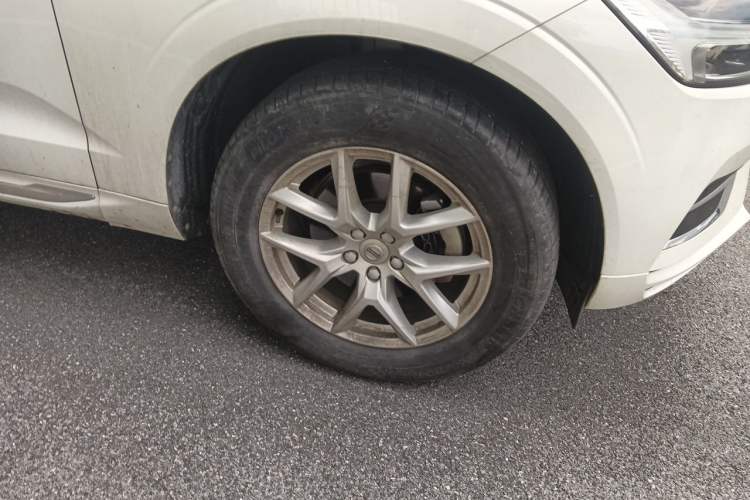 Used Volvo XC60 2019 T5 4x4 Smart Edition China VI Standard Right Front Wheel Hub
