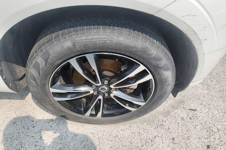 Used Volvo XC60 2019 T5 4x4 Smart Edition China V Standard Right Front Wheel Hub