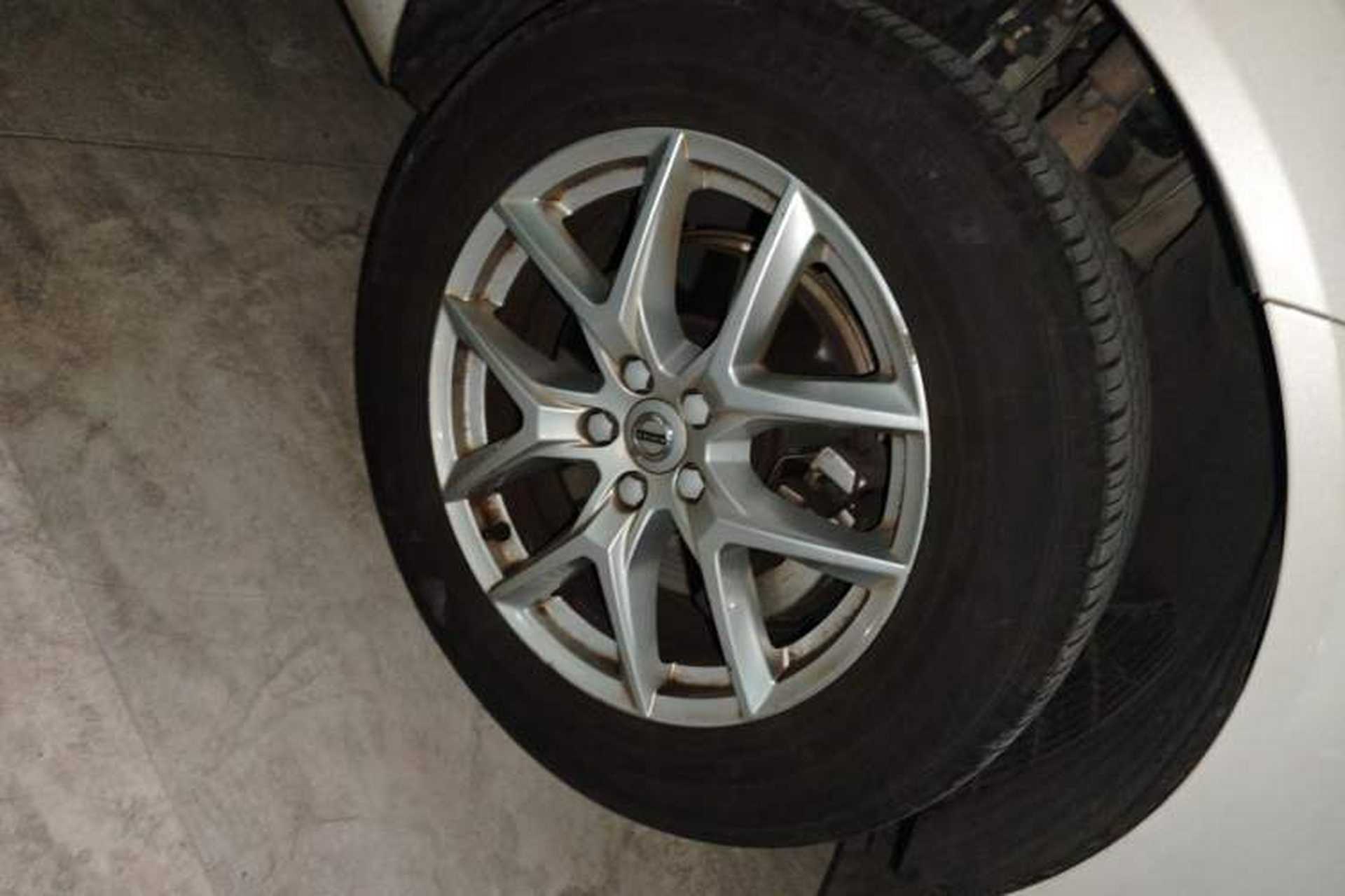 Used Volvo XC60 2019 T5 4x4 Smart Edition China VI Standard Right Front Wheel Hub