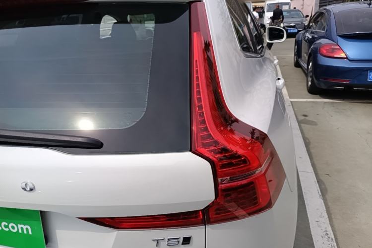 Used Volvo XC60 2019 T5 4x4 Smart Edition China VI Standard Right Rear Taillight