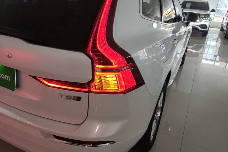 Used Volvo XC60 2019 T5 4x4 Smart Edition China VI Standard Right Rear Taillight