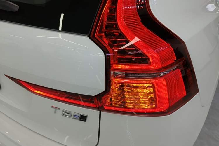 Used Volvo XC60 2019 T5 4x4 Zhiyuan Sport Edition China V Standard Right Rear Taillight