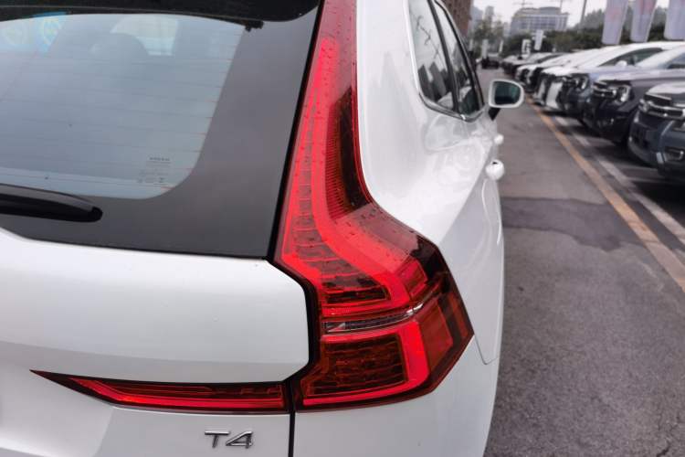 Used Volvo XC60 2019 T4 Zhiyi Edition China V Standard Right Rear Taillight
