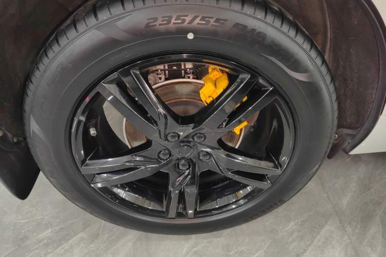 Used Volvo XC60 2019 T5 4x4 Smart & Dynamic Sport Edition China VI Standard Right Rear Wheel Hub