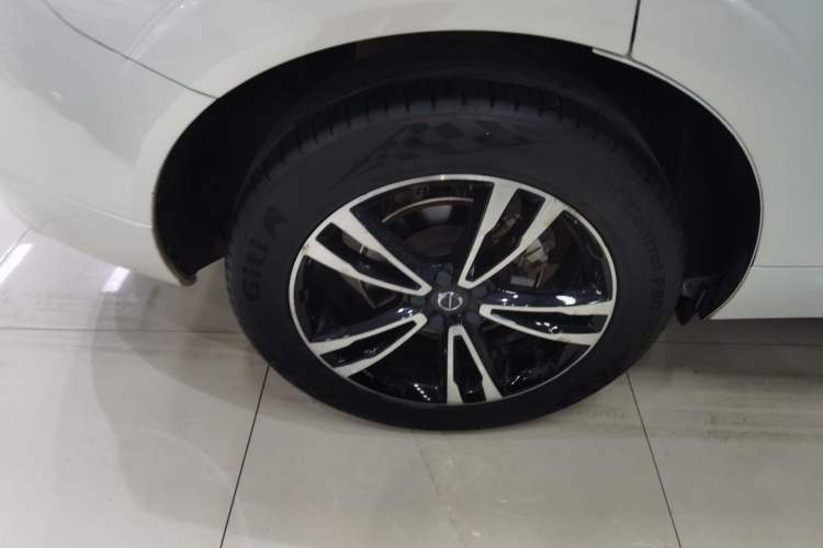 Used Volvo XC60 2019 T5 4x4 Zhiyuan Edition China VI Standard Right Rear Wheel Hub