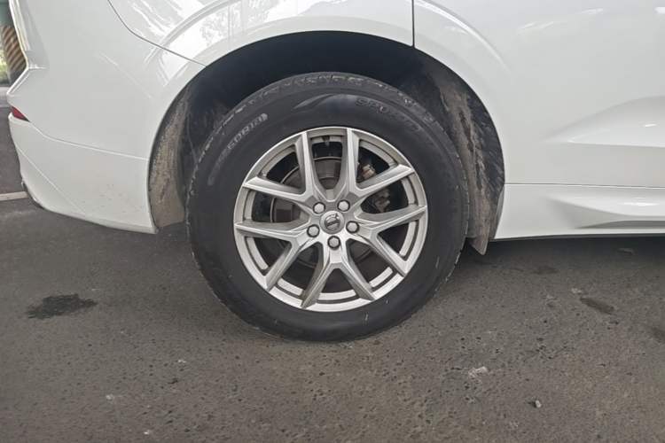 Used Volvo XC60 2019 T5 4x4 Smart Edition China VI Standard Right Rear Wheel Hub