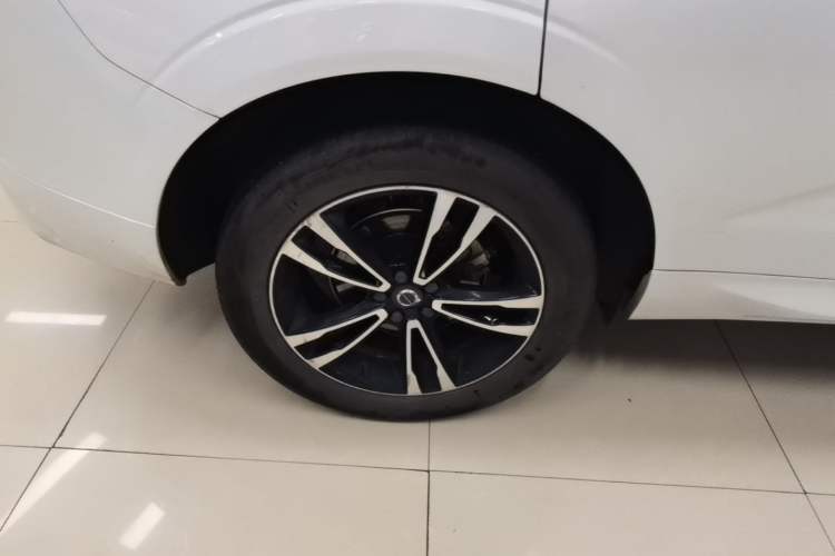 Used Volvo XC60 2019 T5 4x4 Zhiyuan Edition China VI Standard Right Rear Wheel Hub