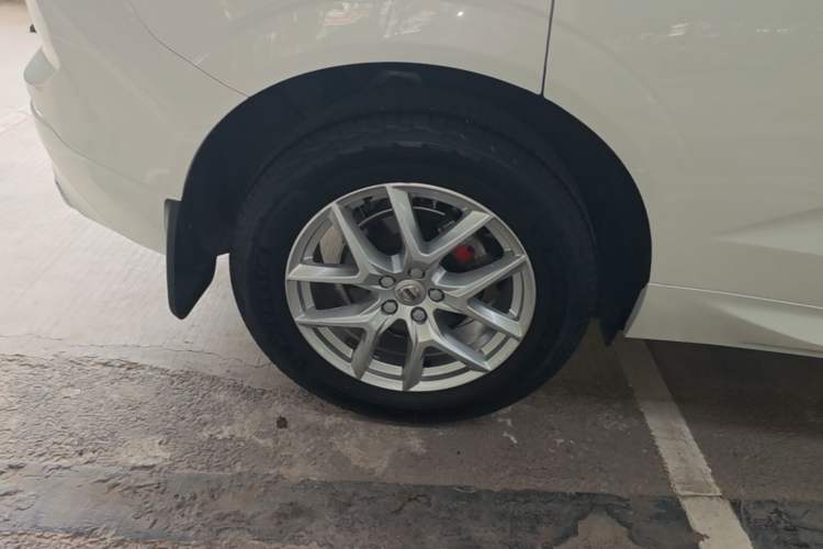 Used Volvo XC60 2019 T5 4x4 Smart Edition China VI Standard Right Rear Wheel Hub
