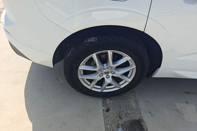 Used Volvo XC60 2019 T4 Zhiyi Edition China V Standard Right Rear Wheel Hub