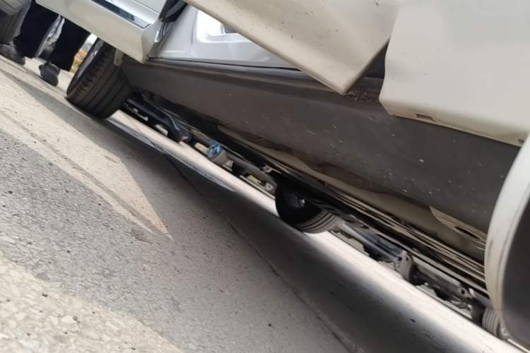 Used Volvo XC60 2019 T5 4x4 Smart Edition China VI Standard Right Side Sill
