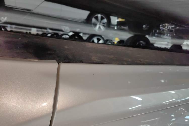 Used Volvo XC60 2019 T5 4x4 Smart & Dynamic Sport Edition China VI Standard Right Side Sill