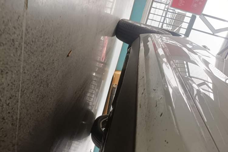 Used Volvo XC60 2019 T5 4x4 Smart Edition China VI Standard Right Side Sill