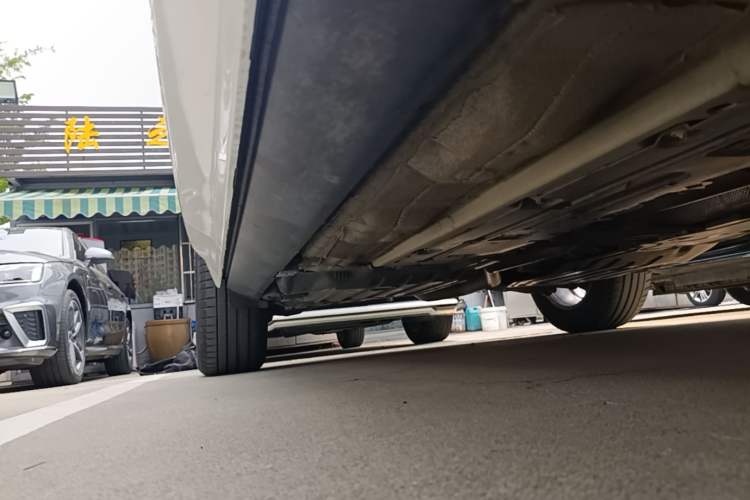 Used Volvo XC60 2019 T5 4x4 Smart Edition China VI Standard Right Side Sill