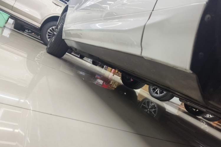 Used Volvo XC60 2019 T5 4x4 Zhiya Sport Edition China VI Standard Right Side Sill