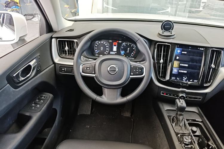Used Volvo XC60 2019 T5 4x4 Smart Edition China V Standard Steering Wheel