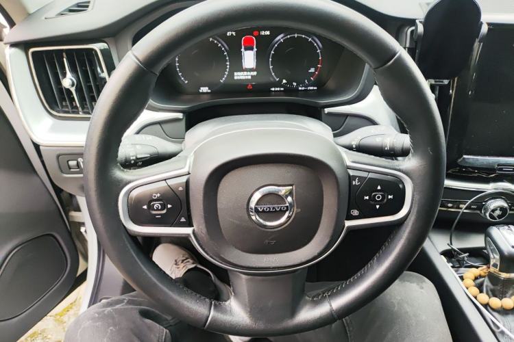 Used Volvo XC60 2019 T5 4x4 Smart Edition China V Standard Steering Wheel