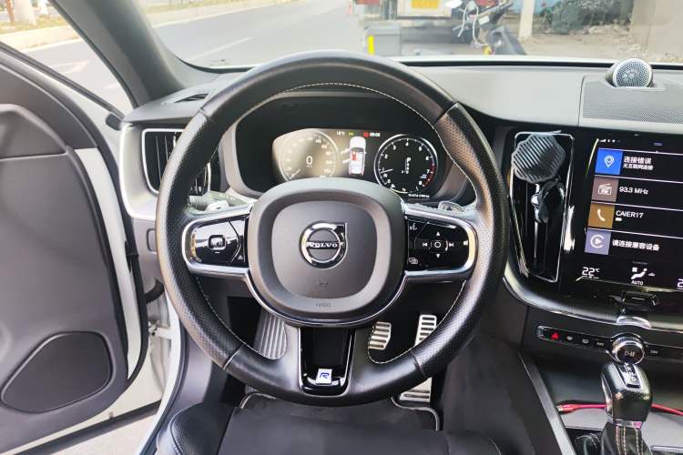 Used Volvo XC60 2019 T5 4x4 Zhiyuan Sport Edition China V Standard Steering Wheel