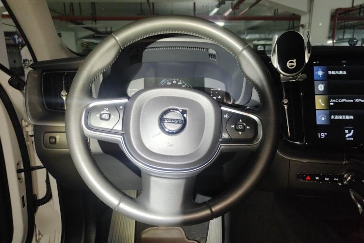 Used Volvo XC60 2019 T5 4x4 Smart Edition China VI Standard Steering Wheel