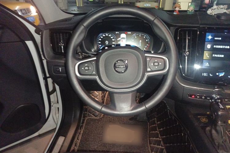 Used Volvo XC60 2019 T5 4x4 Smart Edition China V Standard Steering Wheel