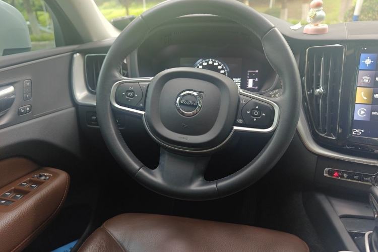 Used Volvo XC60 2019 T5 4x4 Smart Edition China V Standard Steering Wheel