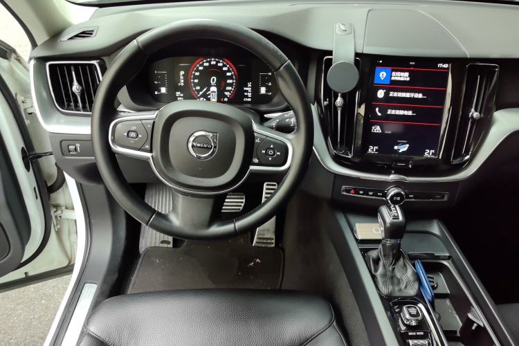 Used Volvo XC60 2019 T5 4x4 Smart Edition China V Standard Steering Wheel