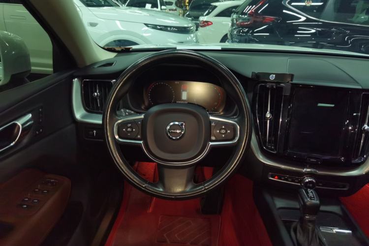 Used Volvo XC60 2019 T5 4x4 Zhiyuan Edition China VI Standard Steering Wheel