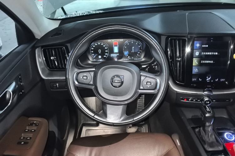 Used Volvo XC60 2019 T5 4x4 Zhiyuan Edition China VI Standard Steering Wheel