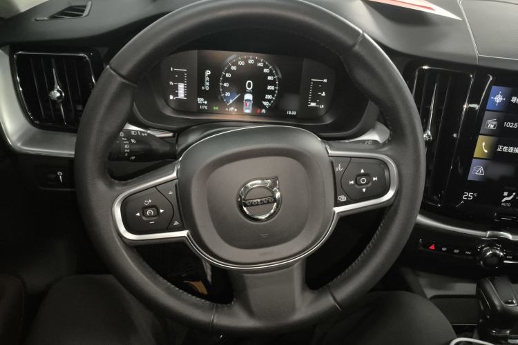 Used Volvo XC60 2019 T5 4x4 Smart Edition China V Standard Steering Wheel