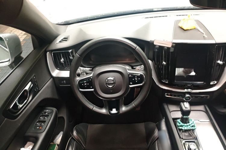 Used Volvo XC60 2019 T5 4x4 Zhiyuan Sport Edition China V Standard Steering Wheel