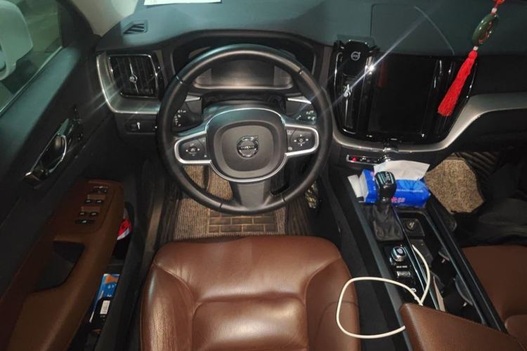 Used Volvo XC60 2019 T5 4x4 Smart Edition China V Standard Steering Wheel
