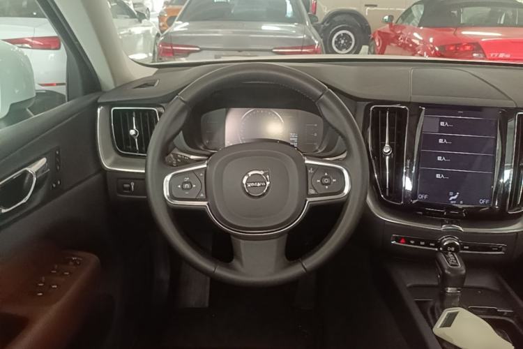 Used Volvo XC60 2019 T5 4x4 Smart Edition China VI Standard Steering Wheel