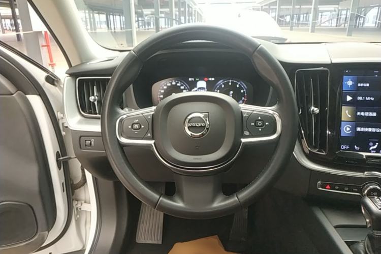 Used Volvo XC60 2019 T5 4x4 Zhiyuan Edition China VI Standard Steering Wheel