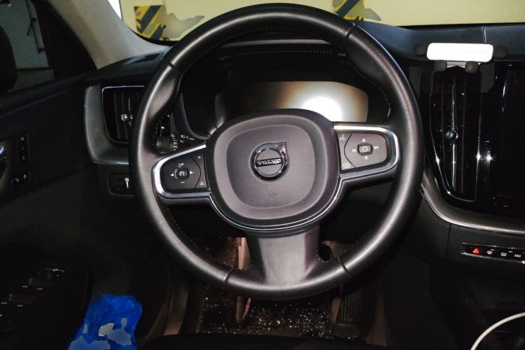 Used Volvo XC60 2019 T5 4x4 Smart Edition China V Standard Steering Wheel